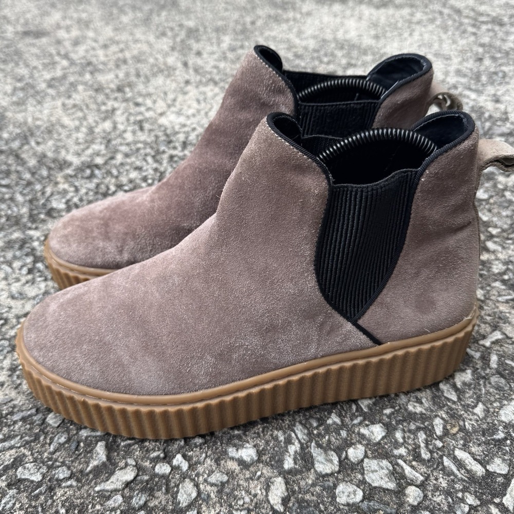 J Slides Chelsea Sneaker Bootie Women's 8.5 Taupe Suede With Platform Gum Sole - Picture 3 of 9